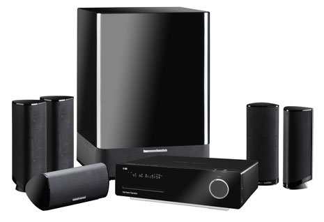 Das Heimkinosystem HS 350BQ von Harman Kardon ist als 5.1-Heimkino-System mit vier identischen Satellitenlautsprechern, einem aktivem Subwoofer und Center und einem 5.1-kanaligen DVD-Receiver konzipiert. Es verfügt über eine HDMI-Anschluss, Upscaling bis 720p/1080i und zwei USB-Eingänge.