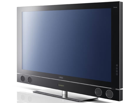 Metz zeigte den neuen Primus 55 FHDTV 200 R. Die Bewegungen erscheinen dank der 200-Hertz-Technologie noch fliessender. Metz setzt ebenfalls die hochwertige und teure LED Backlight Technologie mit "Local Area Dimming" ein, die besonders intensiv empfunden wird und Kontraste besser dargestellt als "Edge Backlight" wie es zum Beispiel Samsung verwendet. Bereits in den Fernseher integriert sind eine hochwertige Soundbar sowie ein digitaler Rekorder mit 500 GB Speicherkapazität. Unverschlüsselte Aufzeichnungen können direkt auf externe Speicherplatten überspielt und weiter bearbeitet werden. Lieferbar ab November.