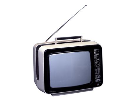 Auch in Farbe tragbar - der 1973 erschienene Super Color 1510 ist der erste portable Farbfernseher von Grundig. Er besitzt eine Inline-Schlitzmasken-Bildröhre und ein volltransistorisiertes Chassis in Modulbauweise.