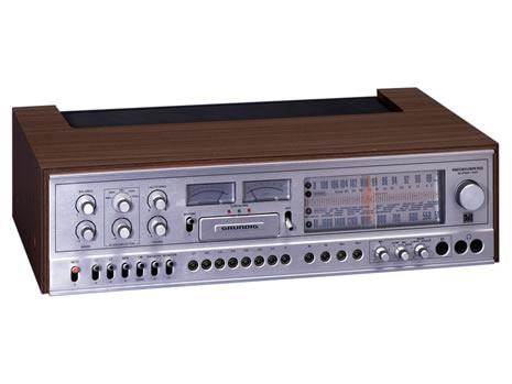 Erstmals wird 1976 der Begriff Receiver mit dem Spitzengerät HiFi-Receiver 50 eingeführt. Obwohl auch die HiFi-Rundfunk-Tuner-Verstärker im eigentlichen Sinne schon Receiver waren. Ein typisches Produkt der Siebziger Jahre. Röhrenverstärker lösten endgültig die Röhren ab.