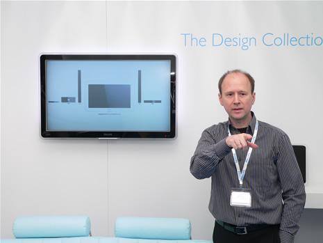 Der Shöpfer der Philips Design Collection, Ian Ellison, erläutern das Design Konzept der neuen LCD-Fernseher. Hauptmerkmale: Die runden Ecken und die transparente, lichdurchlässige Zarge.