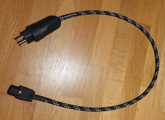 Netzkabel Black&White AC1502, CH-Stecker (1m, guter Zustand)