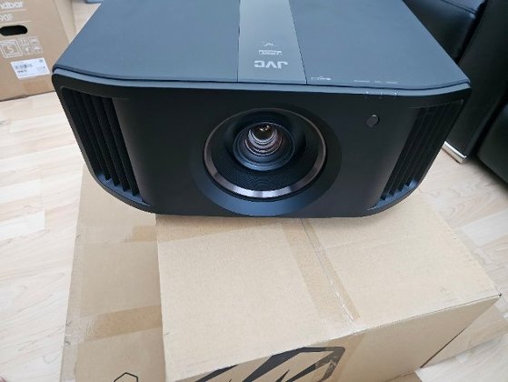 JVC DLA-N5 Nativer 4K D-ILA Projektor &ndash; Top