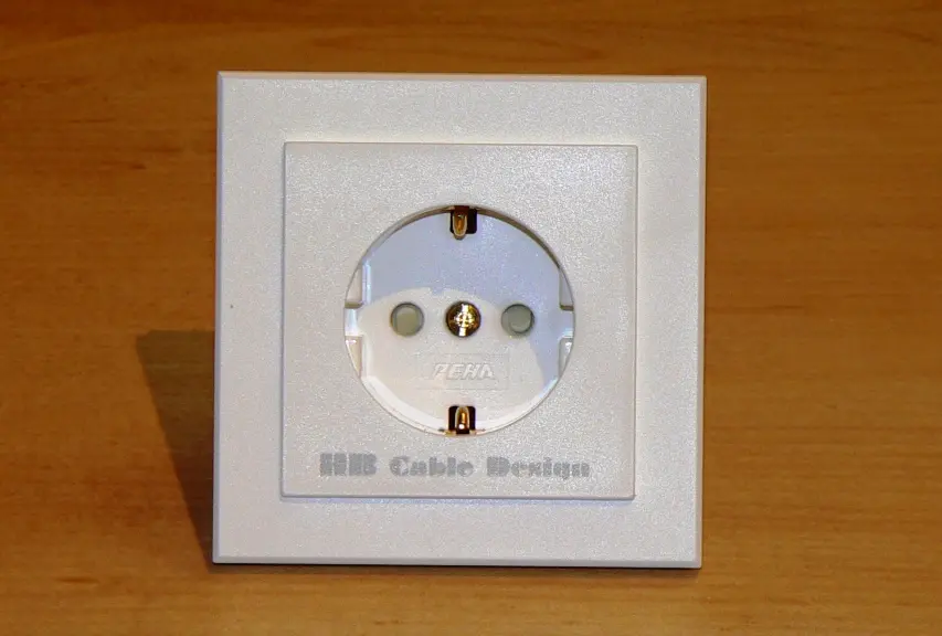 HB Cable Design Au-Steckdose