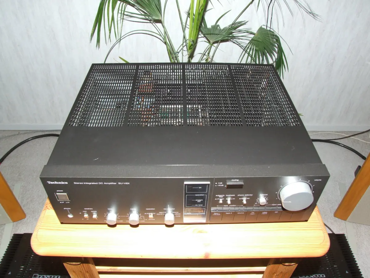Technics Stereo Integrated Amplifier SU-V6X