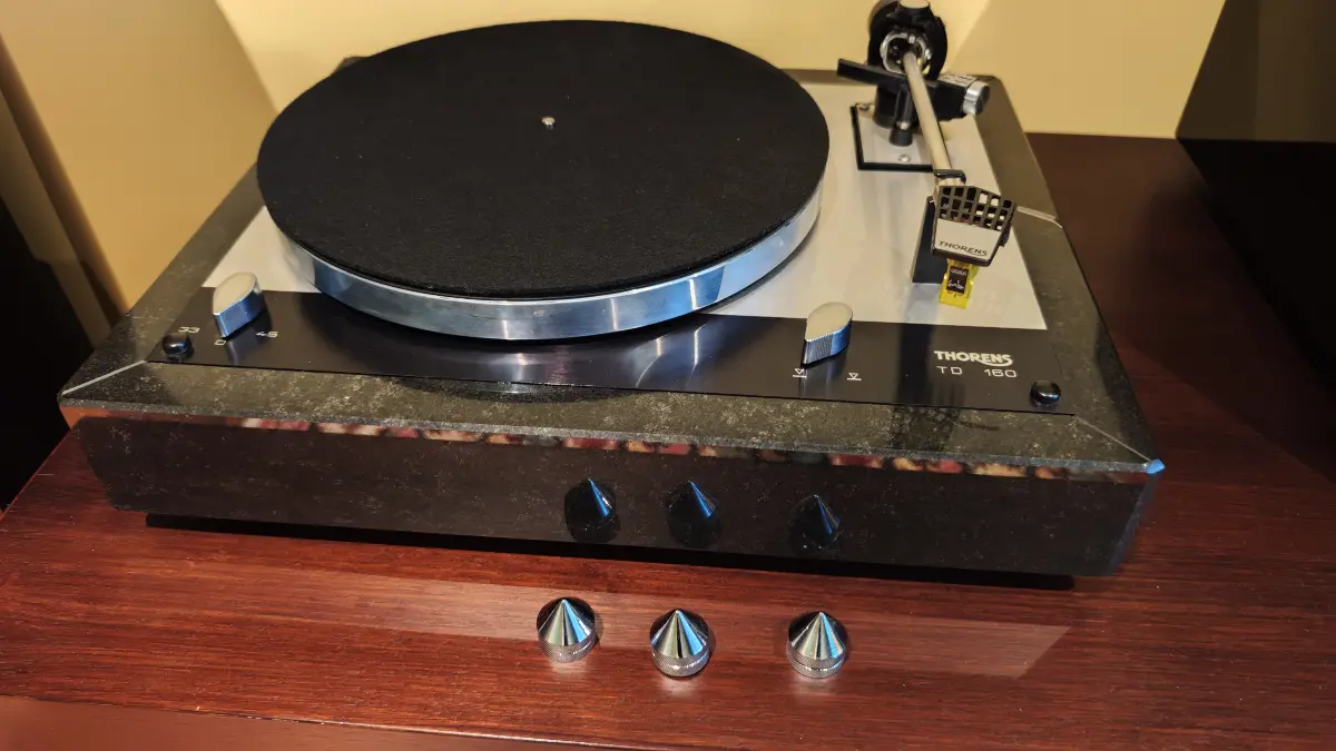 Thorens TD 160 in 30mm Nero Assoluto Granit