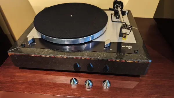 Thorens TD 160 in 30mm Nero Assoluto Granit