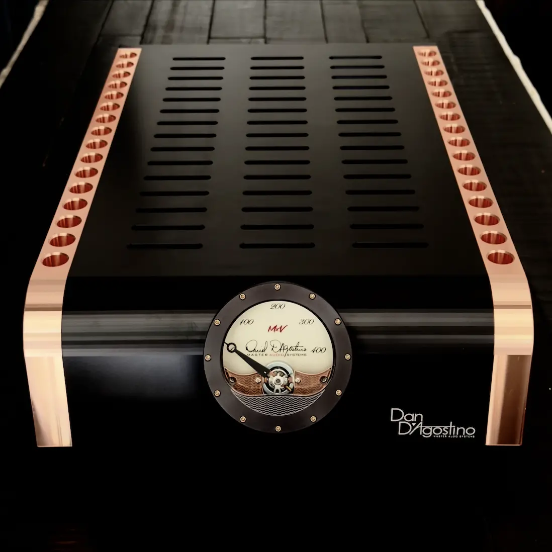 Dan D'Agostino Momentum M400 MxV Monobl&ouml;cke