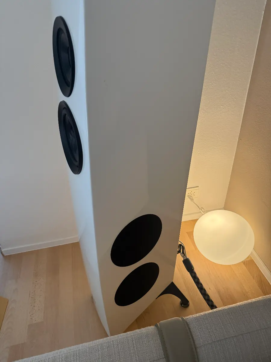 ELAC Concentro S 507 Weiss  NP CHF 11980