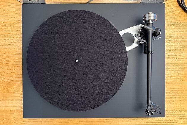 REGA P6 Plattenspieler mit Ania MC Zelle + Fono MC Phono Pre
