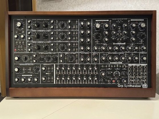 Grp A4 monophoner analoger Synthesizer