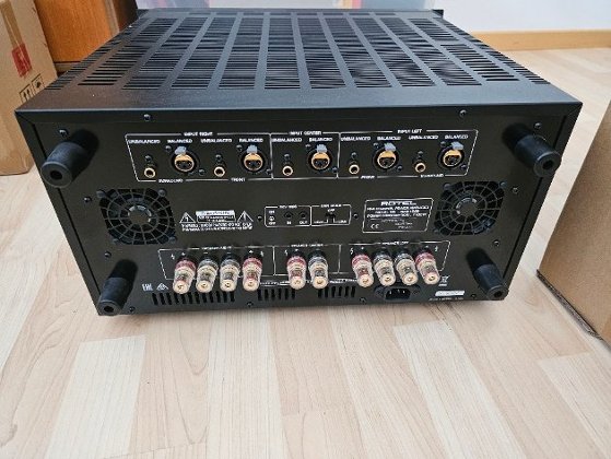 Rotel RMB-1585 High-End 5-Kanal-Endstufe Top