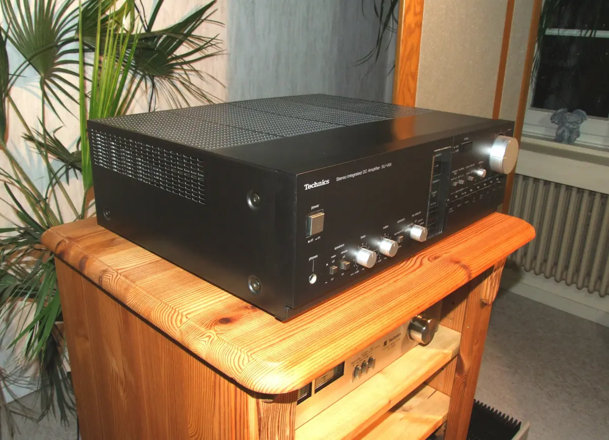 Technics Stereo Integrated Amplifier SU-V6X
