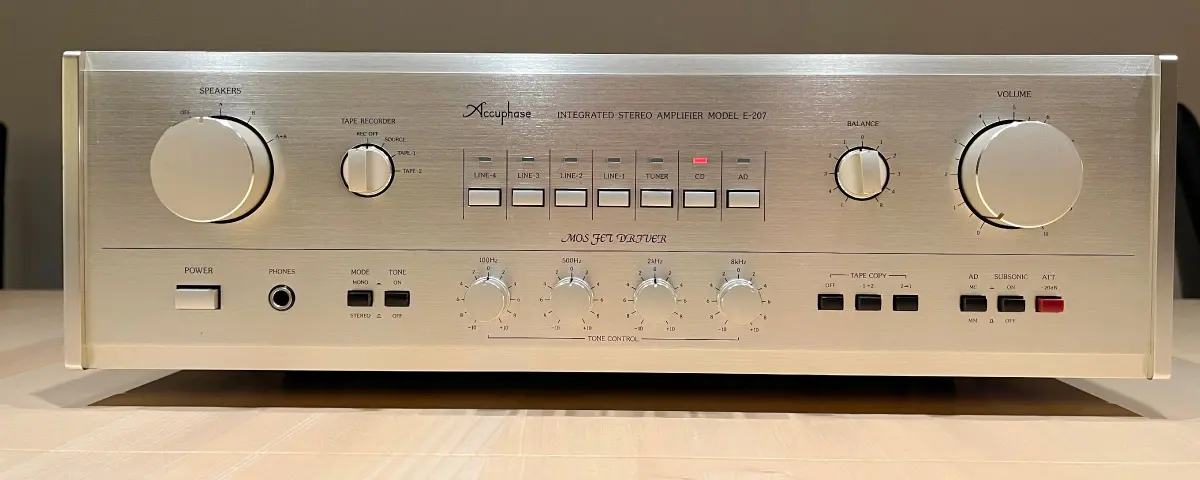 Accuphase e207