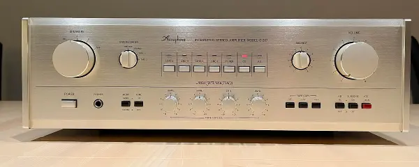 Accuphase e207