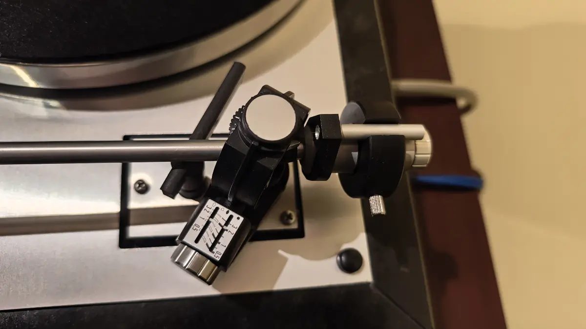 Thorens TD 160 in 30mm Nero Assoluto Granit