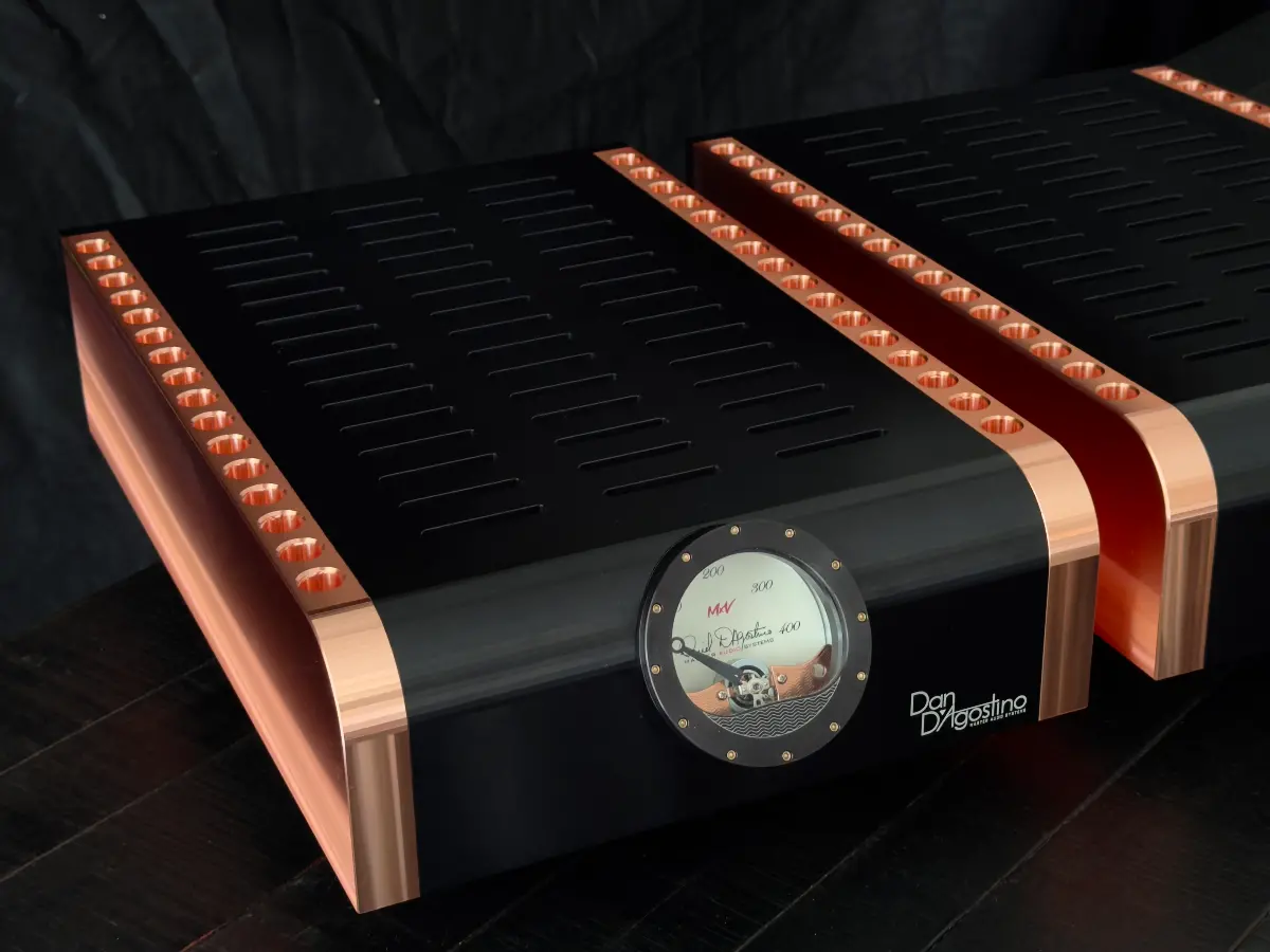Dan D'Agostino Momentum M400 MxV Monobl&ouml;cke