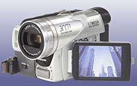 Auch kleine Camcorder können eine hochwertige Ausstattung haben, wie der NV-GS70 von Panasonic mit einem 3-Chip-CCD.