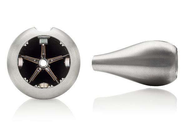 Der Turbine-Head ist innen nicht einfach hohl. Mehrere Verstrebungen und Dämpfungselemente verhindern, dass der Kopf wie eine Glocke schwingen kann.