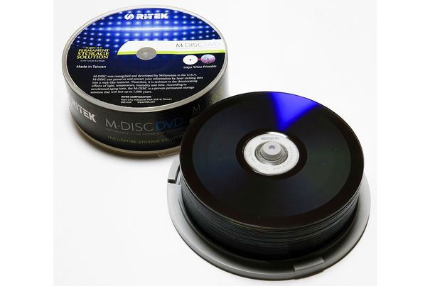 Die Hersteller von M-Discs versprechen eine Haltbarkeit von mehreren hundert Jahren.