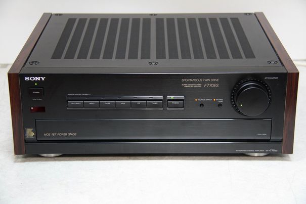 Sony lancierte in den 80er-Jahren eine ganze Reihe MOSFET-Verstärker, die mit toller Haptik und gutem Phono-Eingang aufwarteten. Sie sind auch heute noch eine Überlegung wert.