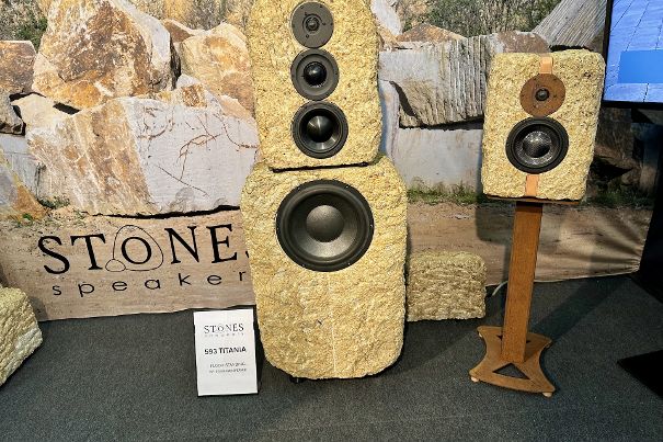 Stones speakers, 593 Titania, 487 Venezia.