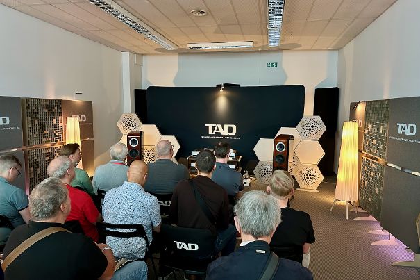 TAD, GE1-Lautsprecher.