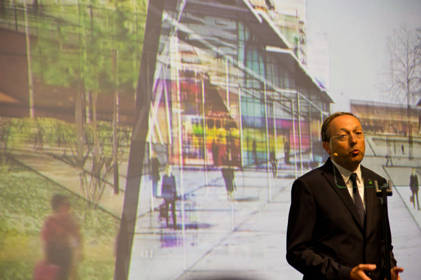 Die effiziente Vernetzung von Unterhaltungselektronik, Haushaltsgeräten und Energietechnik verspricht neue, profitable Geschäftsfelder. Laurent Abadie anlässlich der Panasonic Keynote.