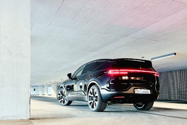 Im Polestar 3 kann man auch Bass-Beats ohne Konflikte mit den Nachbarn richtig aufdrehen.