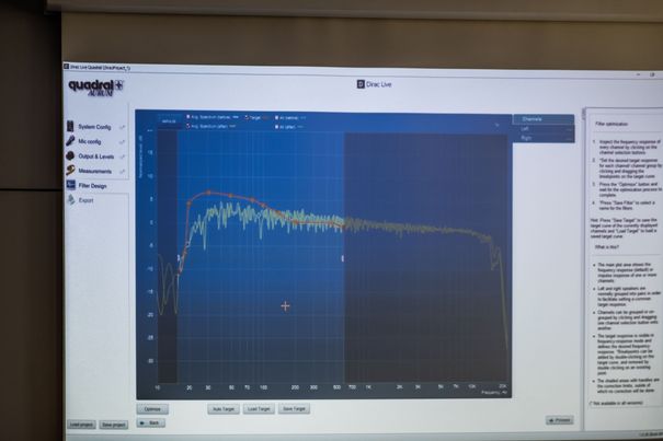 Etwas mehr Grundton-Anteil gefällig? Kein Problem, die Sollkurve (rot) wird definiert und das DSP nähert sich dann wie befohlen an. Das DIRAC-Einmesssystem ist inbegriffen.