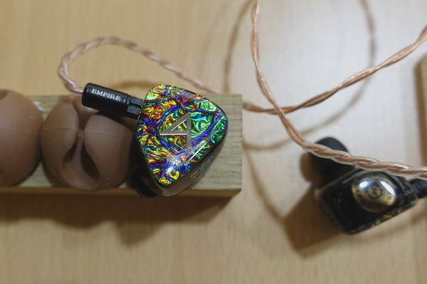 Wahrscheinlich der objektiv ausgereifteste Ohrhörer unserer Zeit: Der Empire Ears Odyssey wurde zusammen mit der renommierten Marke Astell & Kern entwickelt.