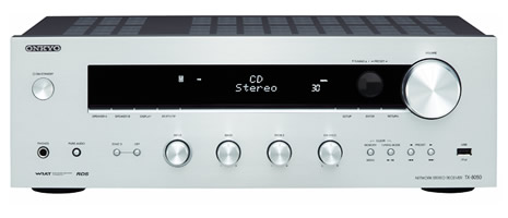 Der Onkyo TX-8050 Stereo-Receiver ist netzwerkfähig und lässt sich auch über eine iPhone/iPad-App steuern.