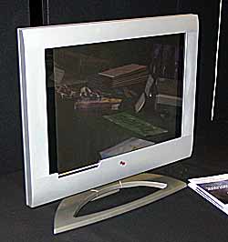 Von Schneiders neuem LCD-TV konnte erst ein Modell gezeigt werden.