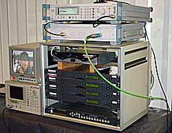Die SRG hat bei John Lay einen Sender aufgebaut, um im Hause das digitale terrestrische Fernsehen DVB-T demonstrieren zu können.