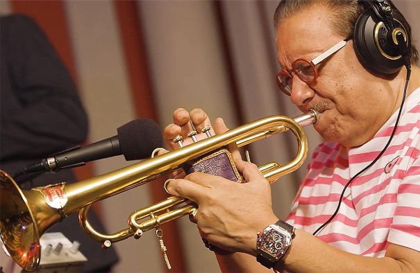 Arturo Sandoval in einer Studio Session 2022.