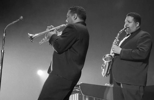 Nat und Cannonball Adderley in Amsterdam 1961 (©Dave Brinkman (ANEFO) - GaHetNa Nationaal Archief NL).