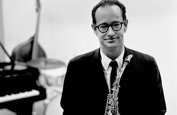 Paul Desmond ist auf unzähligen Alben zu hören, mit dem Dave Brubeck Quartett, unter eigenem Namen und als Gast bei anderen Gruppen.