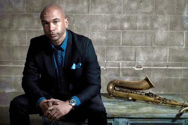 Walter Smith III komponiert, arrangiert und spielt neuen Jazz der Spitzenklasse.