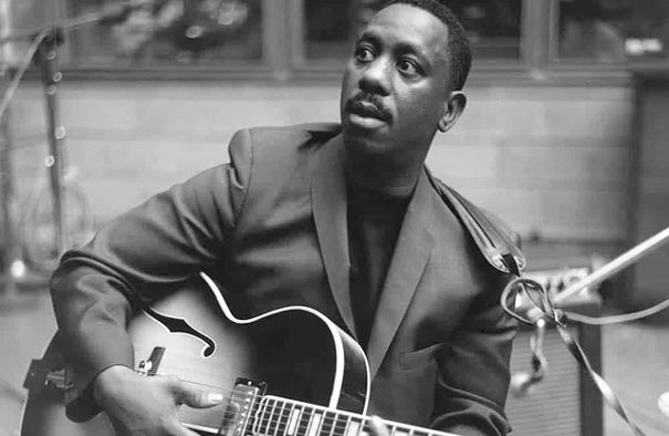 Wes Montgomery spielte ohne Plektrum, benützte stattdessen seinen Daumen.