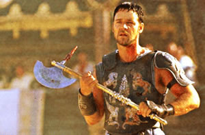 Gladiator Russell Crowe schlägt zu