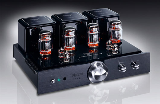 Beginn als Lautsprecherhersteller