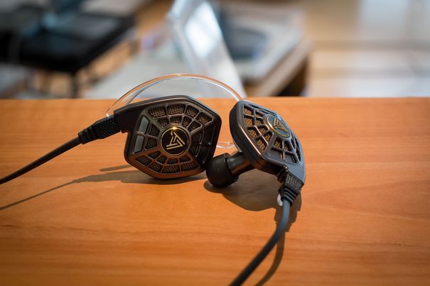 Audeze LLC. I-Sine20