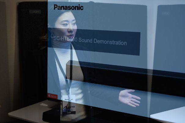 Dezentes Design und beeindruckender Sound: SC-HTB400 von Panasonic.