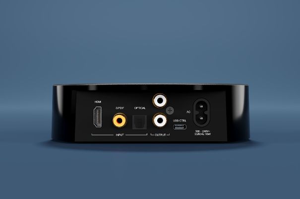 Das Anschlussfeld des Hi-Res/wireless-WiSA-Hubs mit Digitaleingängen: HDMI, SPDIF, TosLink und USB.