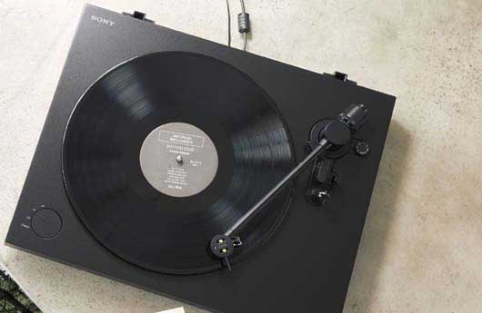 Hochwertige Vinyl-Komplettlösung von Sony