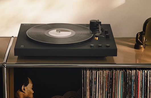 Zwei Bluetooth-Plattenspieler für Einsteiger