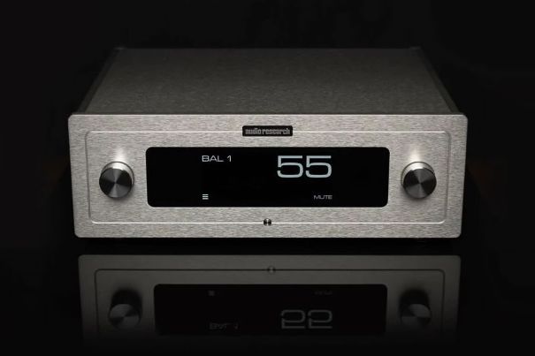 Audio Research LS-2: Röhrenvorstufe mit modularen Erweiterungen.