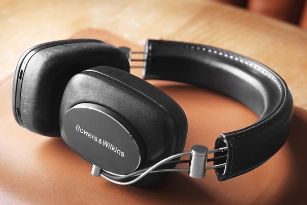 Schick und edel: Der Bowers & Wilkins P7. Neuerdings kabellos mit Bluetooth-Übertragung.