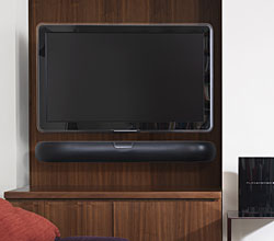 Der Panorama-Lautsprecher von B&W bietet Panorama-Sound für flache Bildschirme.