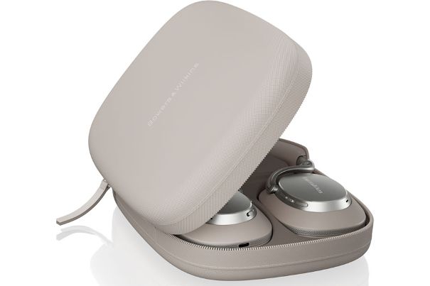 Bowers & Wilkins Px8-Kopfhörer mit Transport-Tasche